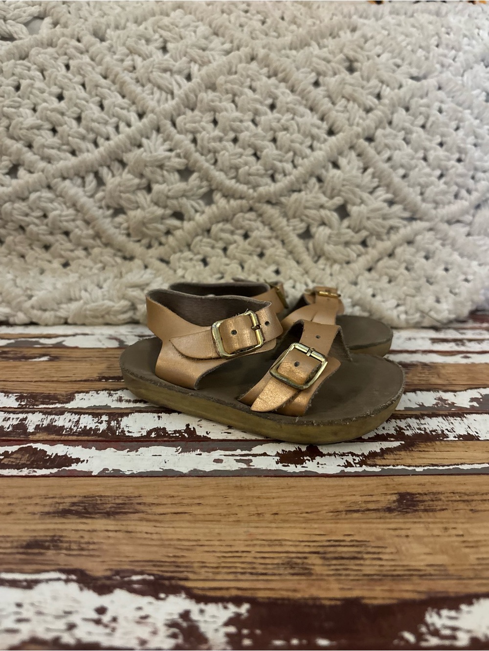 Kids Metallic Tan Buckle Sandals saltwater sun san